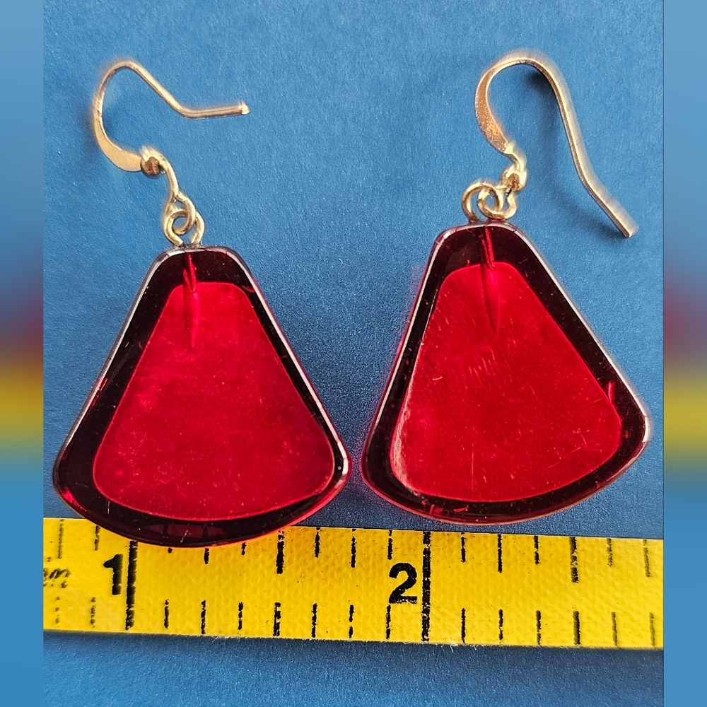 Iridescent Red Lucite Dangle Drop Gold Tone Vinta… - image 4